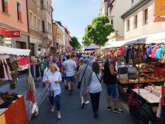 Verkaufsoffener Sonntag mit Markttreiben zum Brauereifest in Zirndorf